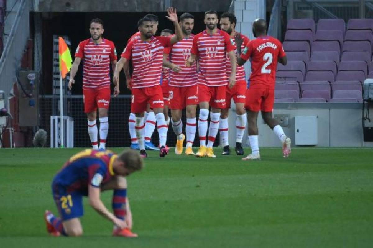 Barcelona necesita ganar ante el Granada para colocarse en la cima de la Liga española.