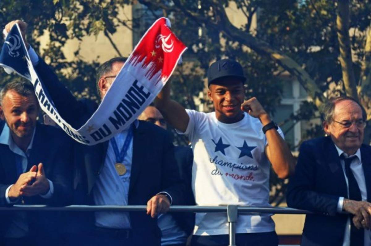 ¡La Copa está en casa! Francia explota de euforia tras conquistar Rusia 2018