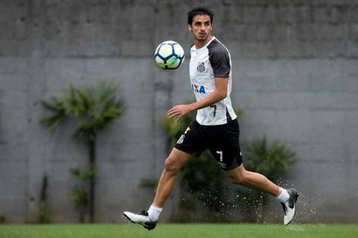 Fichajes Centroamérica: Tres guatemaltecos a Europa, el futuro de Bryan Ruiz y Saprissa suma más bajas