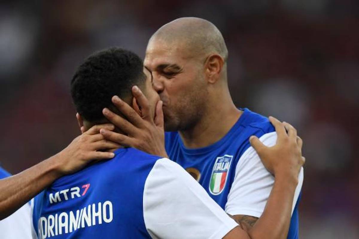 Así fue la despedida de Adriano: se ‘quiebra’ tras escuchar un mensaje de su padre fallecido y el reencuentro con Ronaldo