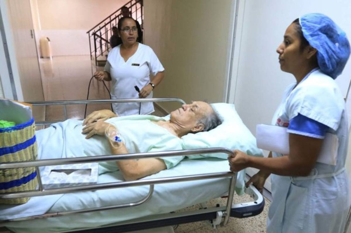 Chelato Uclés podría tener mejorías en su salud y se le quitaría el sedante