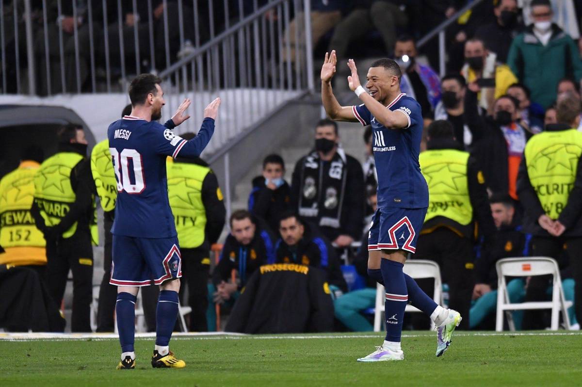 FOTOS: Messi totalmente hundido, Alaba consuela a Mbappé y el tremendo beso de Benzema a Vinicius tras eliminar al PSG