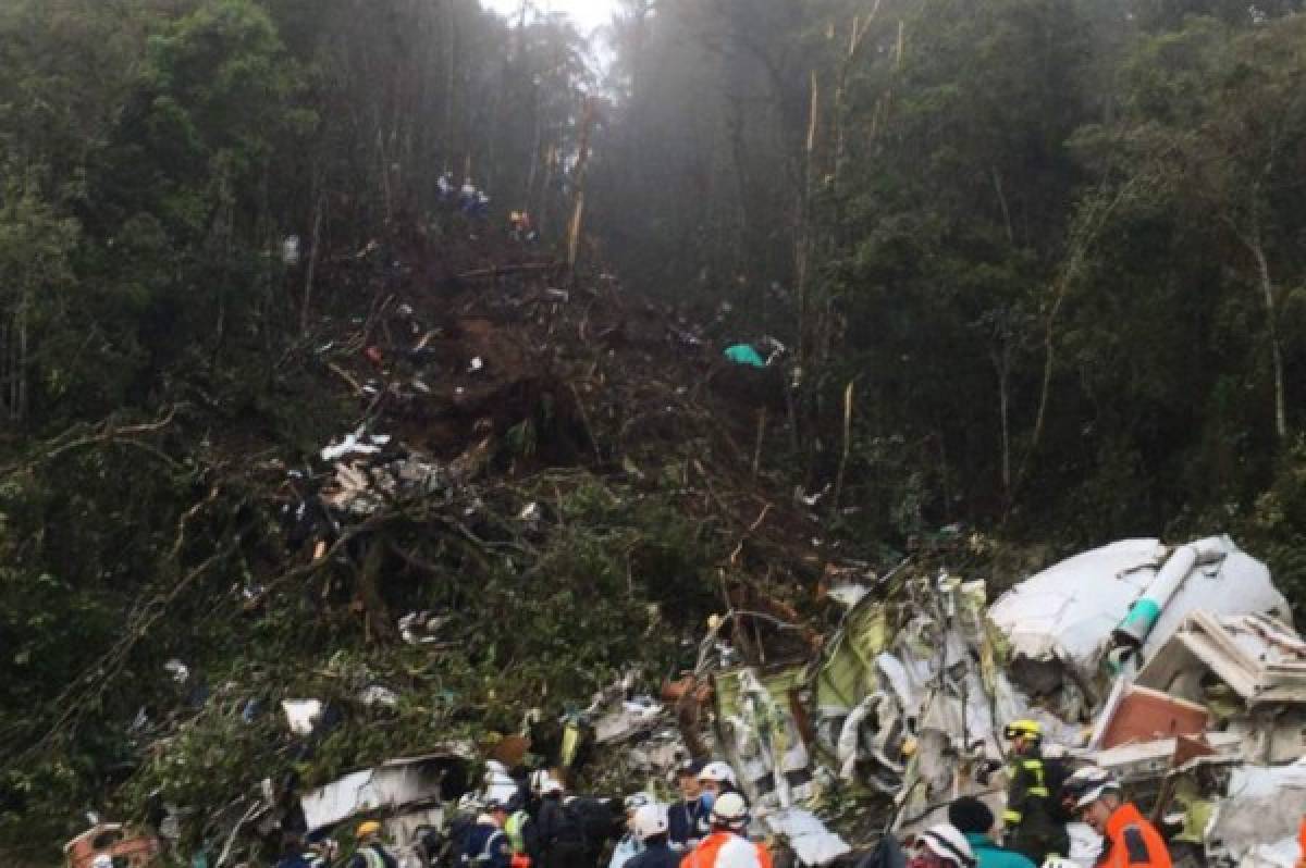 Terribles fotos del avión que se estrella con el club Chapecoense