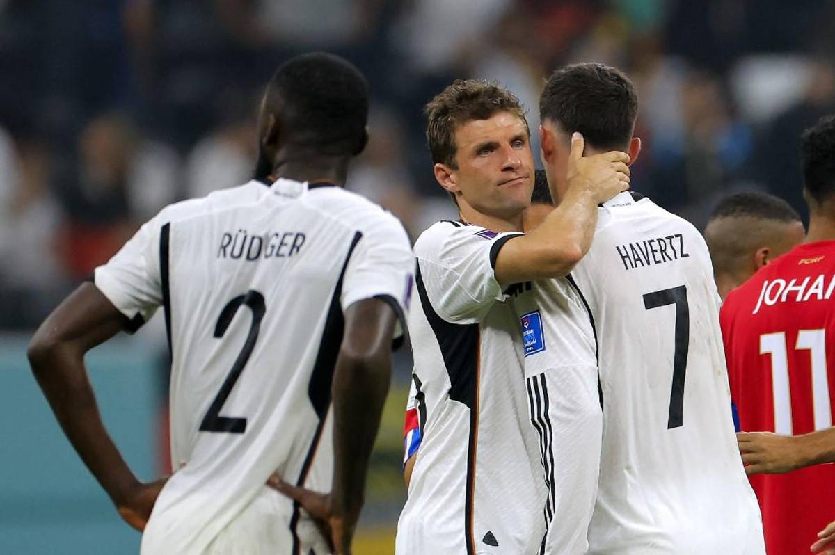 La algarabía de Japón tras bajarse a España en el Mundial; Alemania y Costa Rica quedaron golpeadas por la eliminación