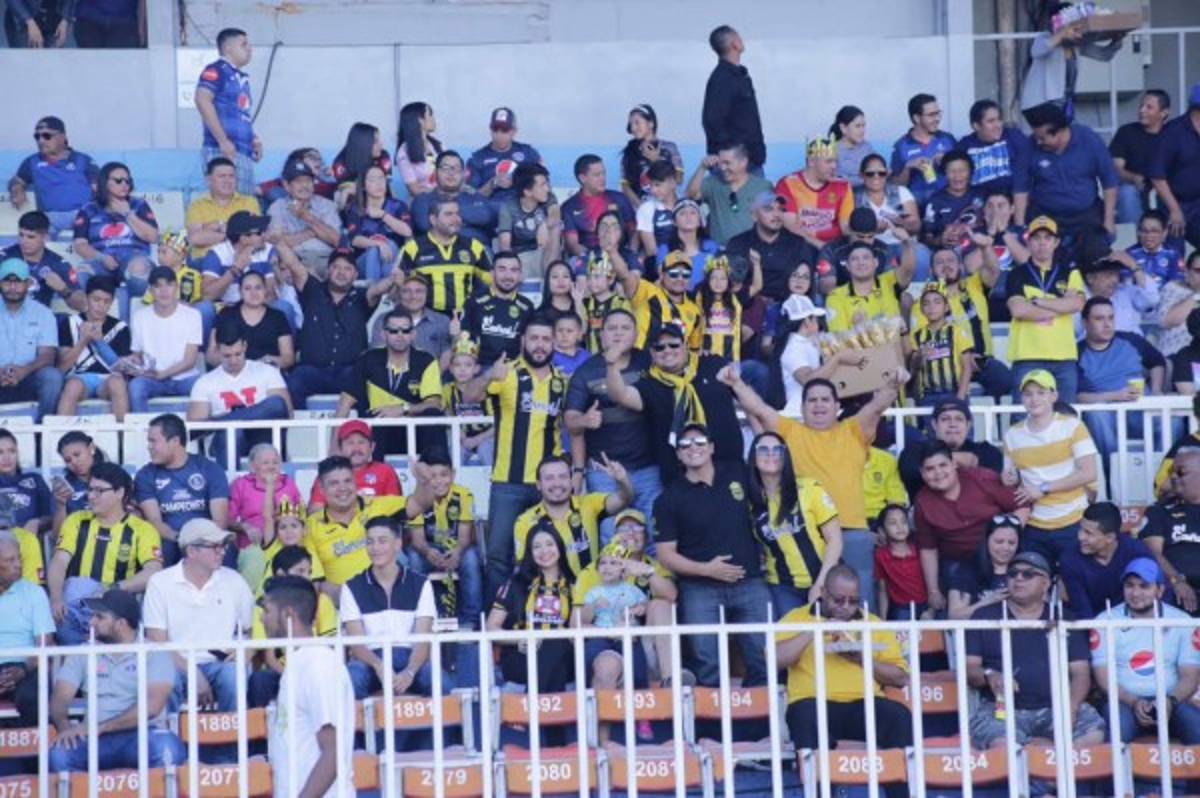 NO SE VIO POR TV: La selfie, la familia, la baleada y el abrazo de 'Chapeta' a Moreira