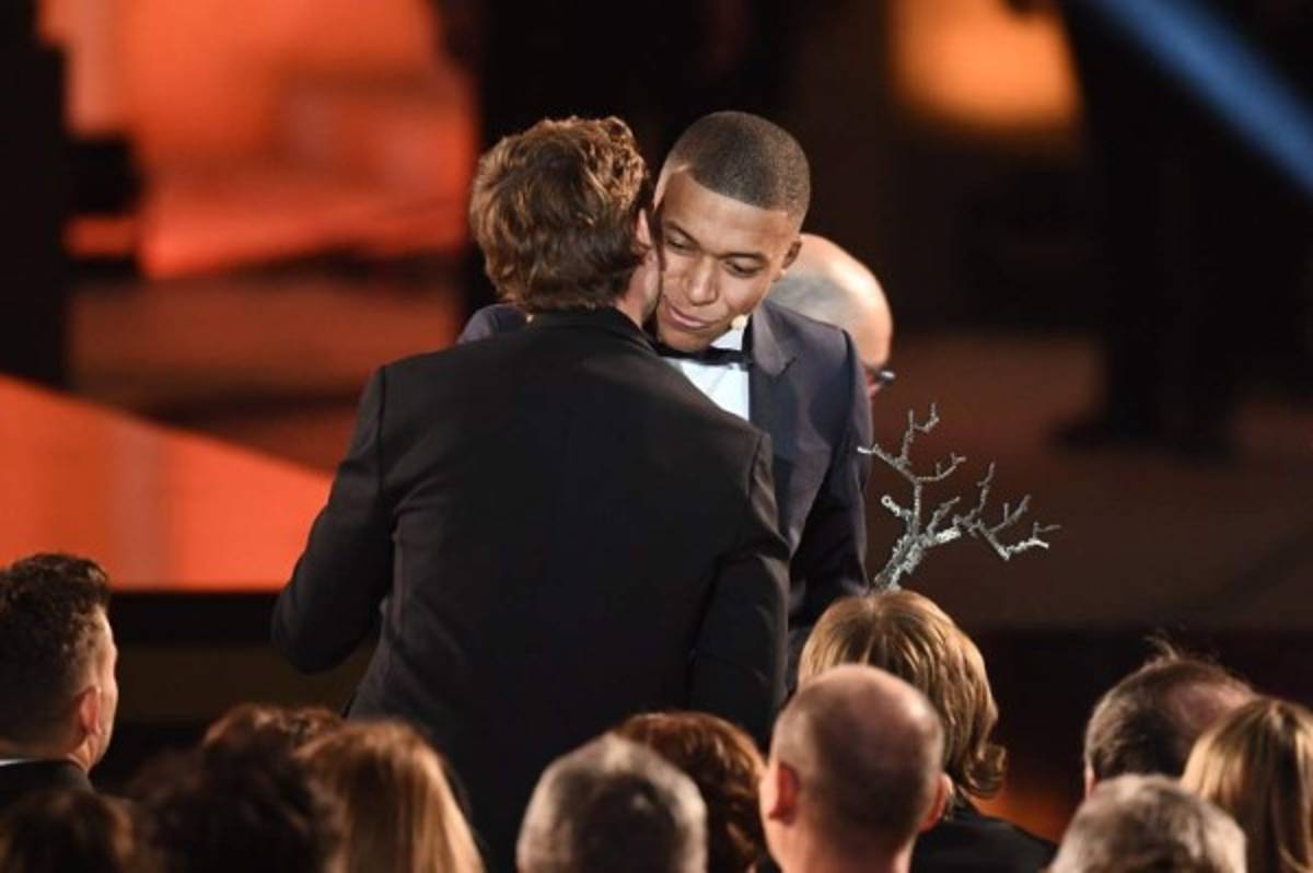 Balón de Oro 2018: El beso de Griezmann con Mbappé y la belleza de Ada Hegerberg