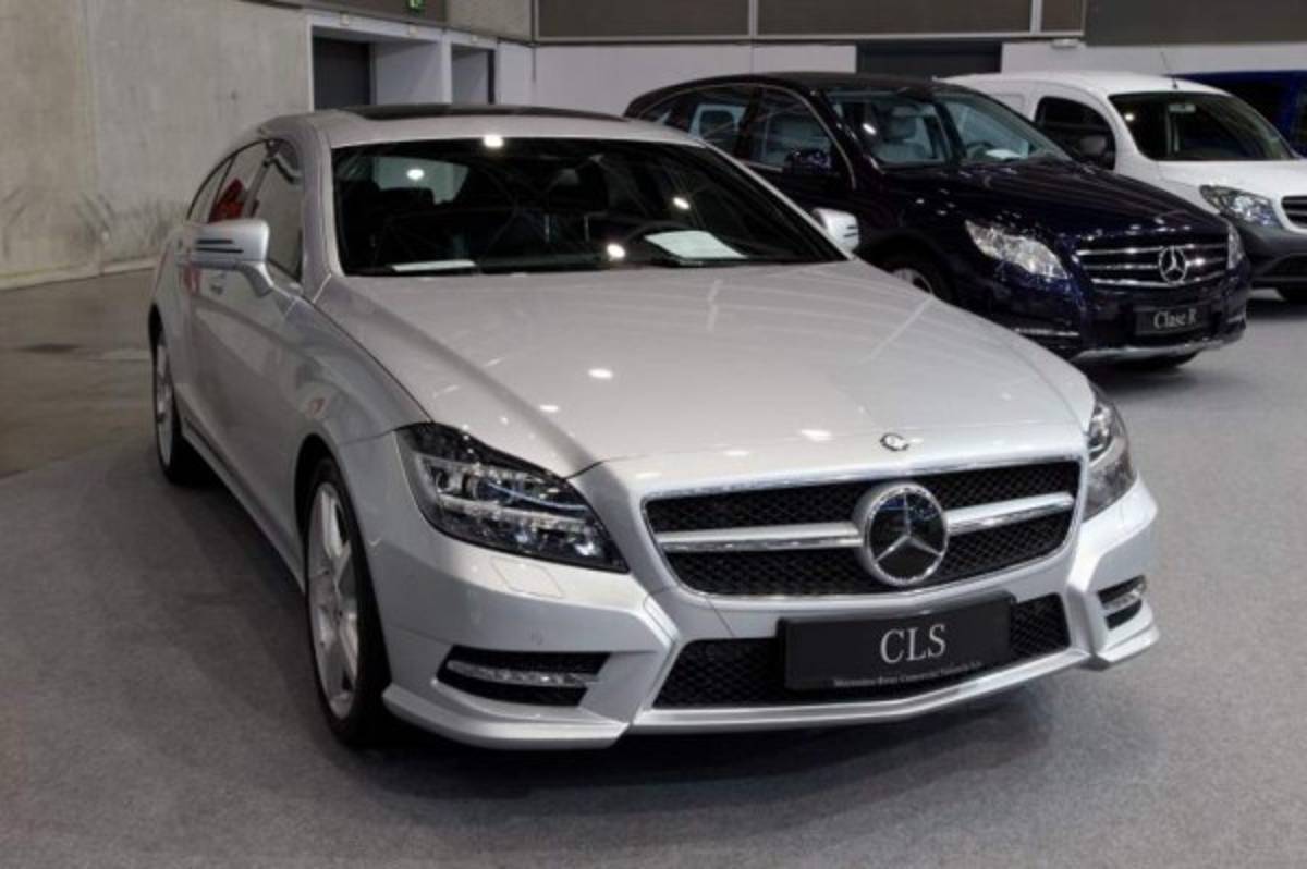 Casas y autos: Así es la vida lujosa de Ronaldinho, el crack más esperado en Honduras