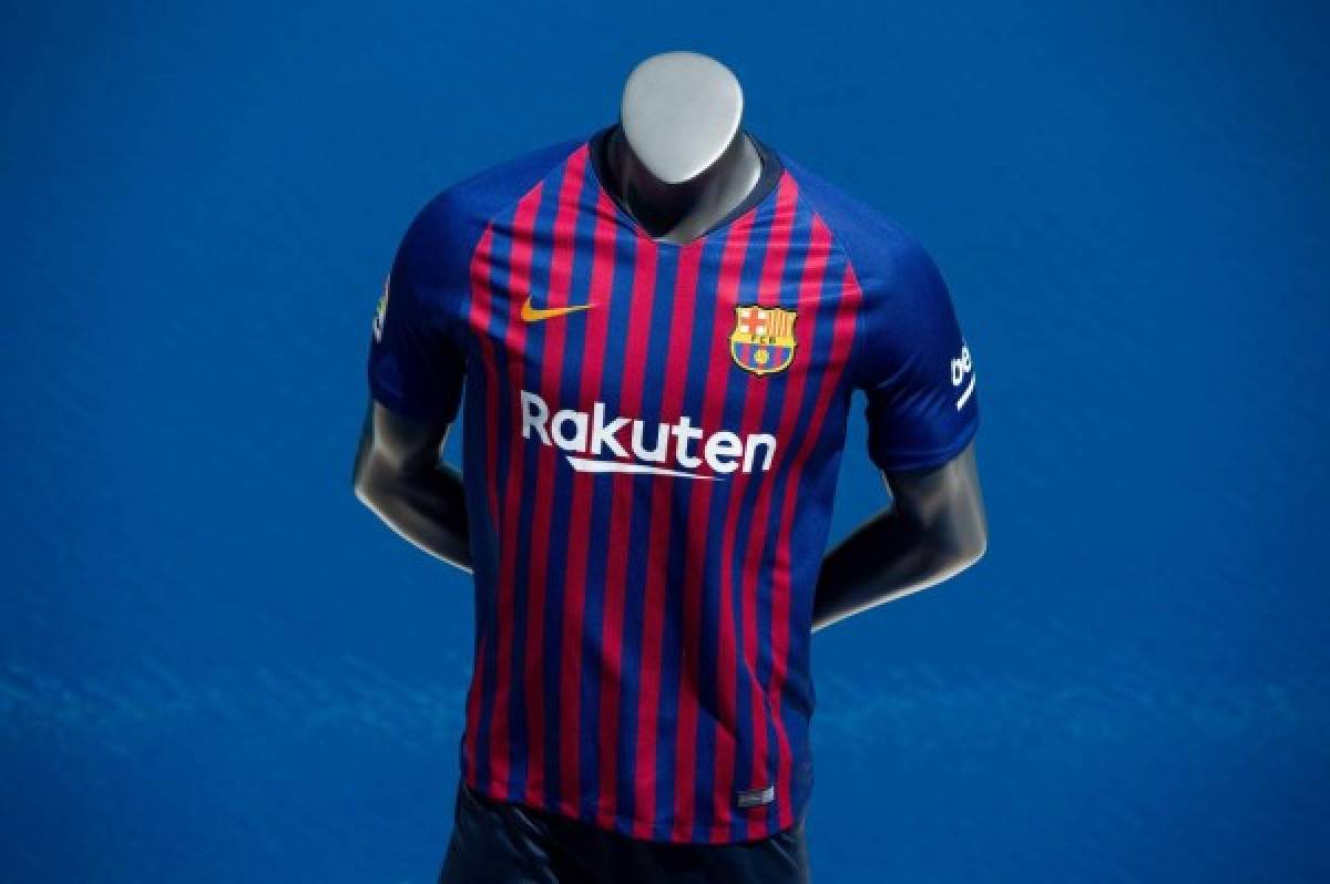 Picture shows the new FC Barcelona jersey for the 2018-19 season presented on May 19, 2018 in Barcelona. / AFP PHOTO / Josep LAGO