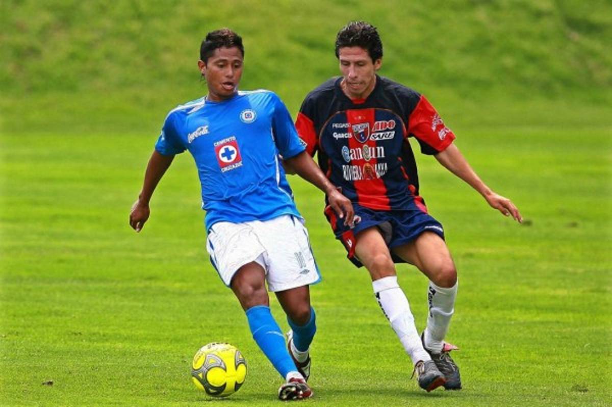 Rambo de León, el rey: Los futbolistas hondureños con más equipos en toda su carrera