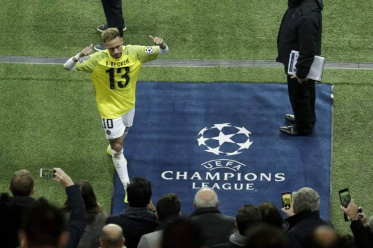 EN FOTOS: La exhibición de Neymar frente a celebridades en Champions