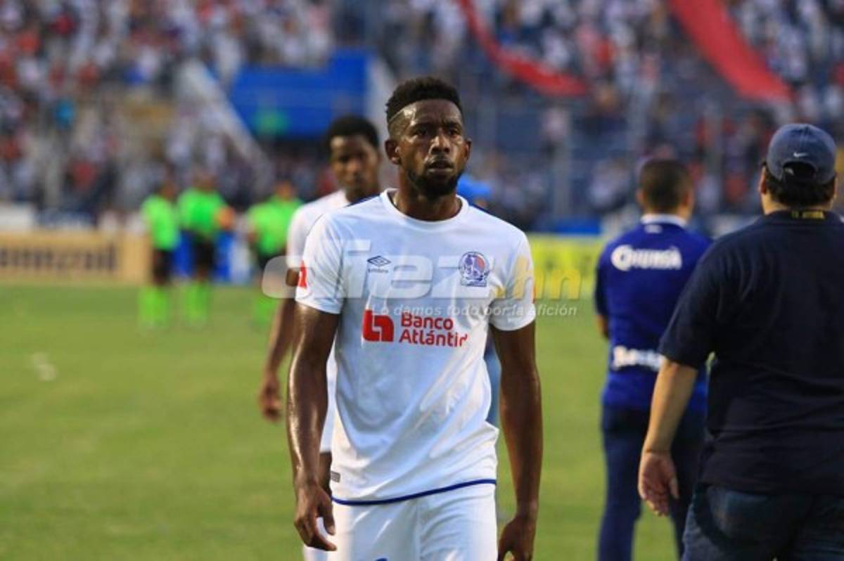 NO SE VIO POR TV: Wilson se saca la furia con Martínez y Rubilio hace gesto de crack a Costly  