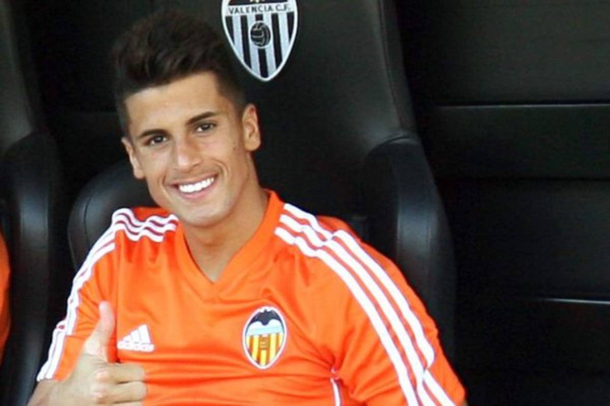 Miguel Layún y América calientan el mercado, Suárez se irá del Barcelona