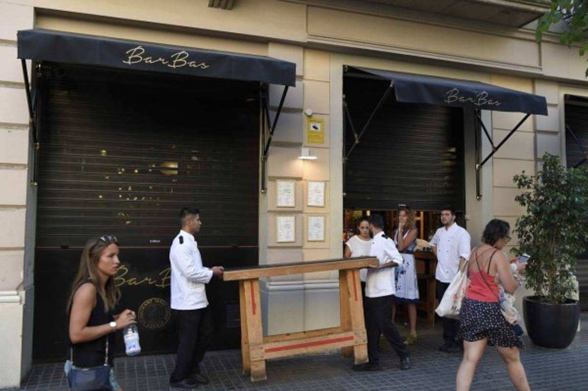 FOTOS: Las impactantes imágenes del atentado terrorista de Barcelona