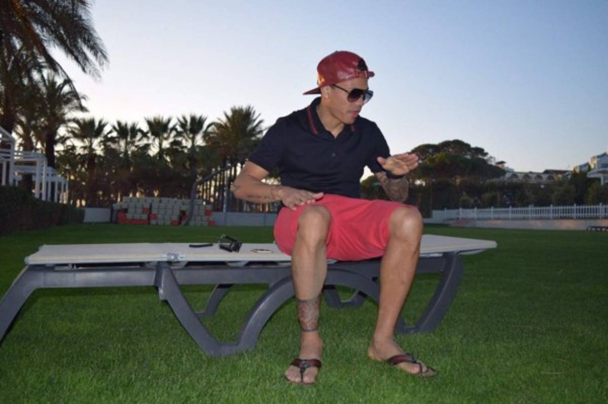 Las fotos inéditas de la vida de Arnold Peralta