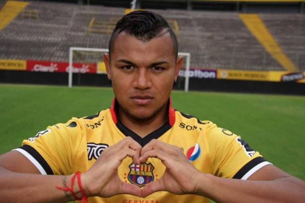 ¡Las cinco estrellas bien puestas! Futbolistas hondureños que jugaron en equipos de renombre por el mundo