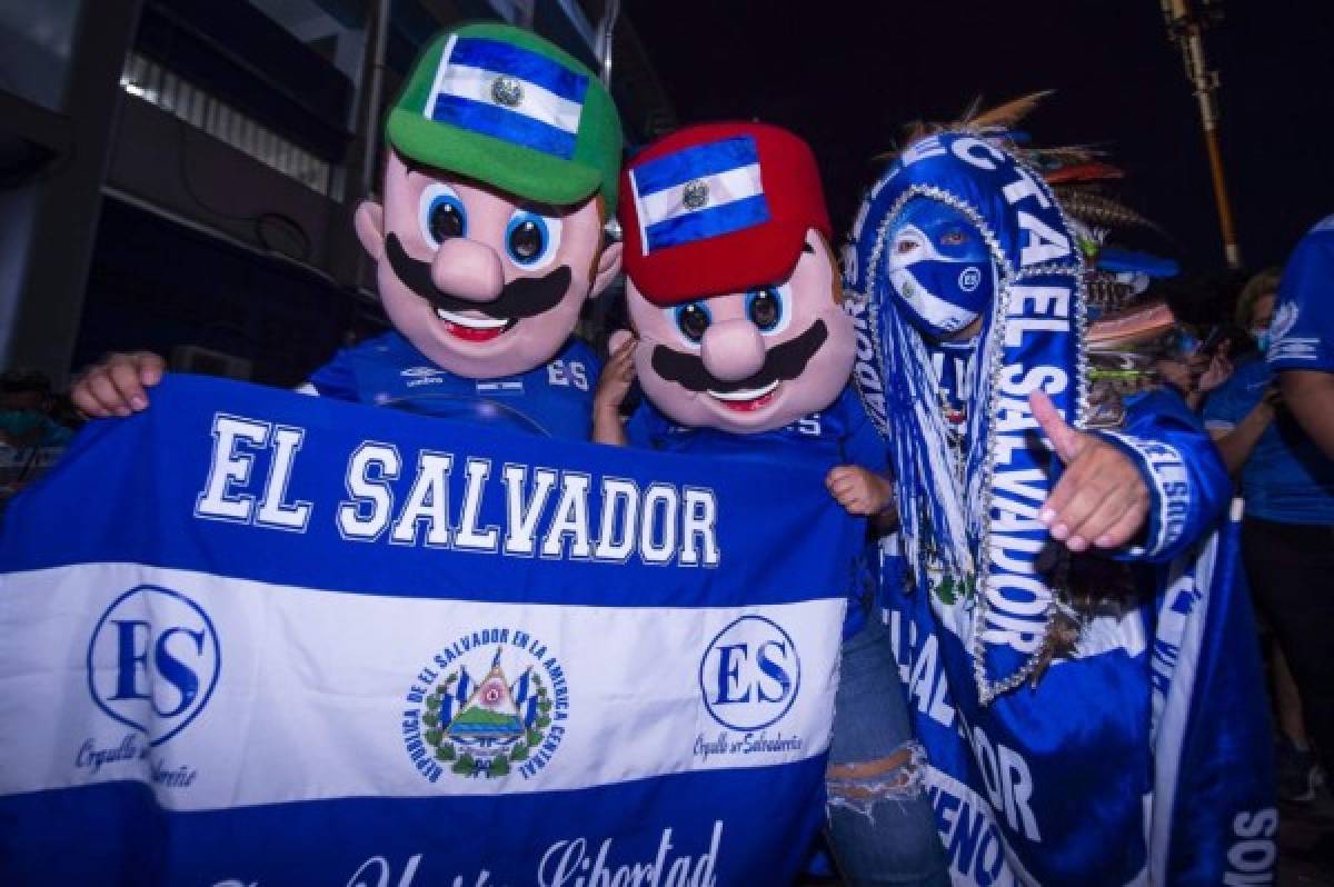 ¡Los 'jeques' y el mensaje a Bukele! Las postales de El Salvador vs. México en el Cuscatlán