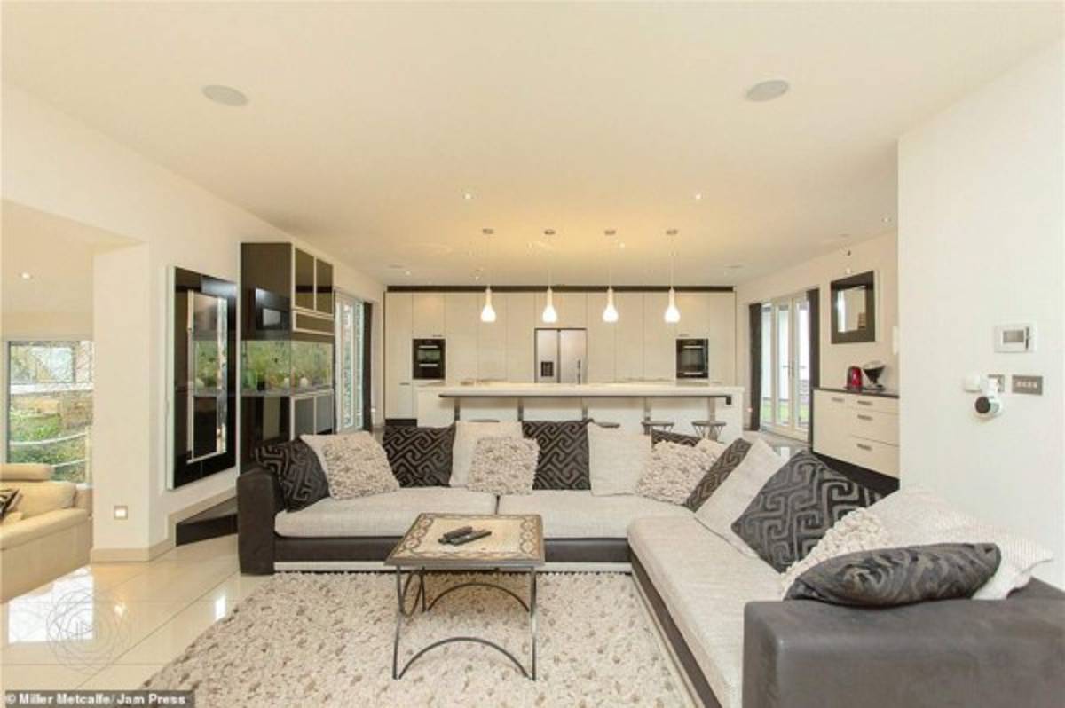 La mansión de 2.5 millones de euros que Marouane Fellaini no puede vender desde el 2017