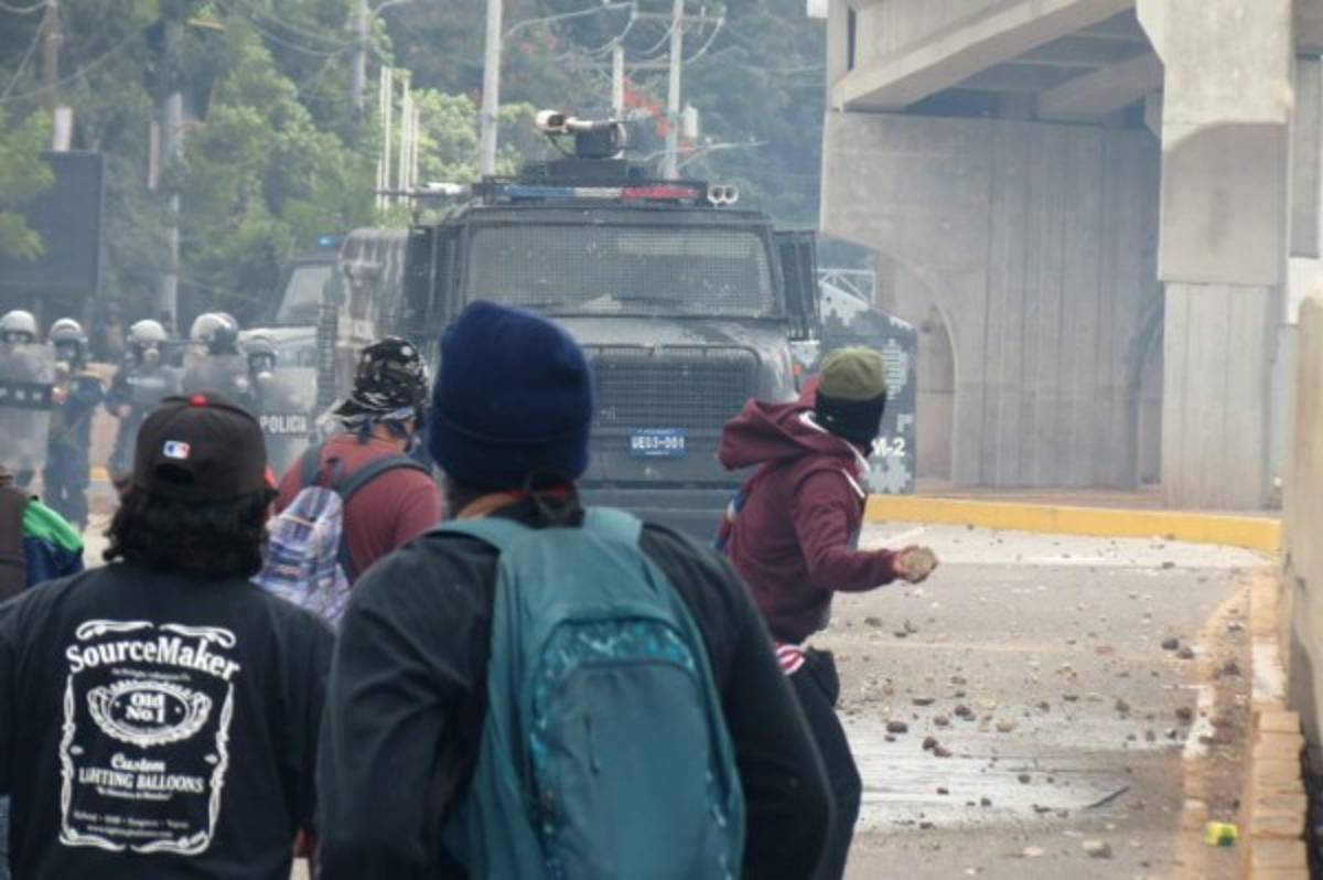 INFORME ESPECIAL: Saqueos de tiendas y caos en las protestas en Honduras