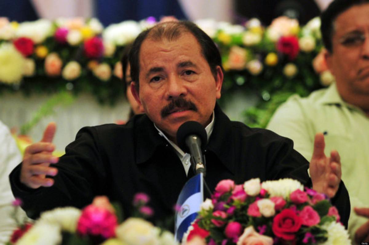 Daniel Ortega reaparece y bromea sobre rumores de su muerte