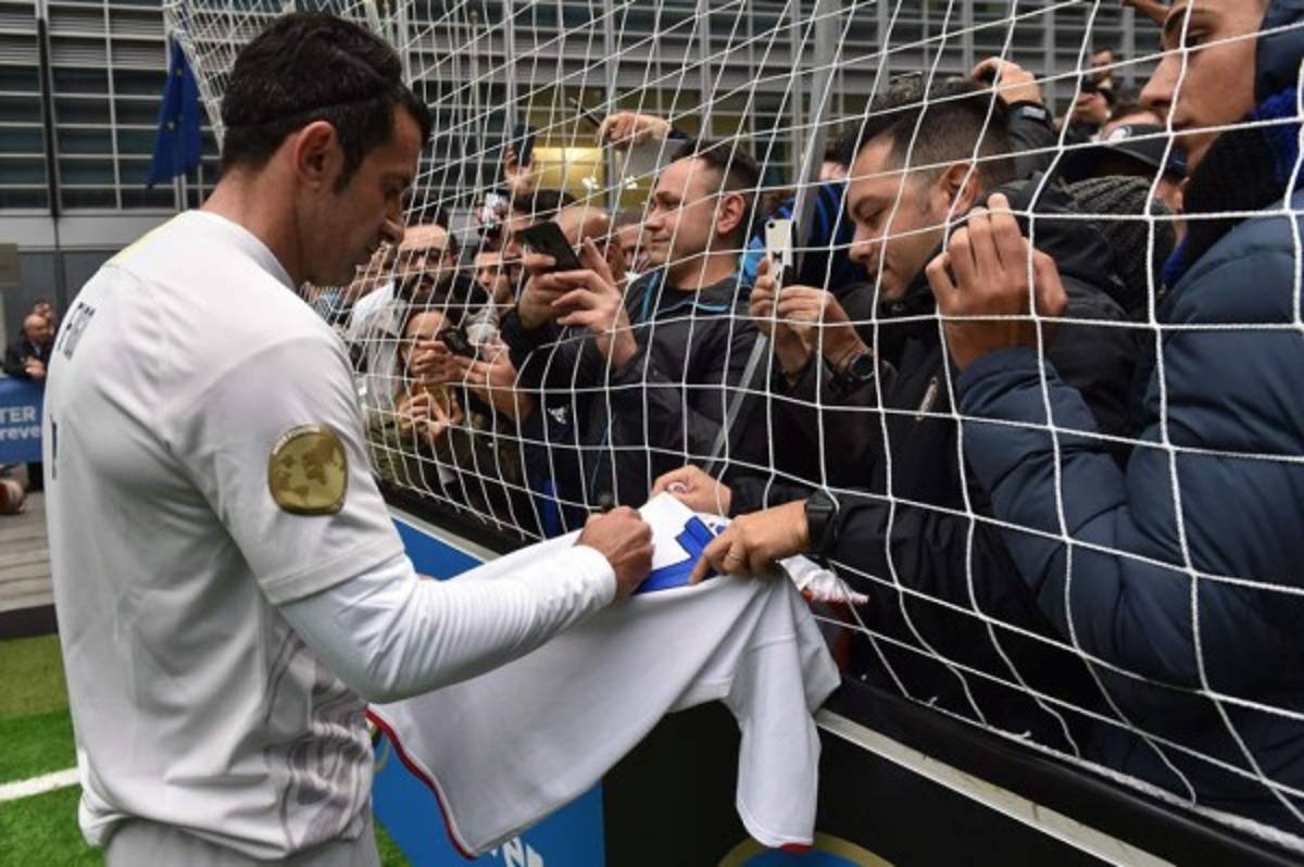 FOTOS: David Suazo se codea con exestrellas del Inter y Barcelona