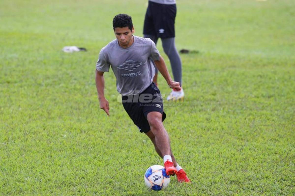 ¡Pasó en Olimpia! Bengtson volvió a ponerse mascarilla a pesar de estar vacunado, y así recibieron a Crisanto
