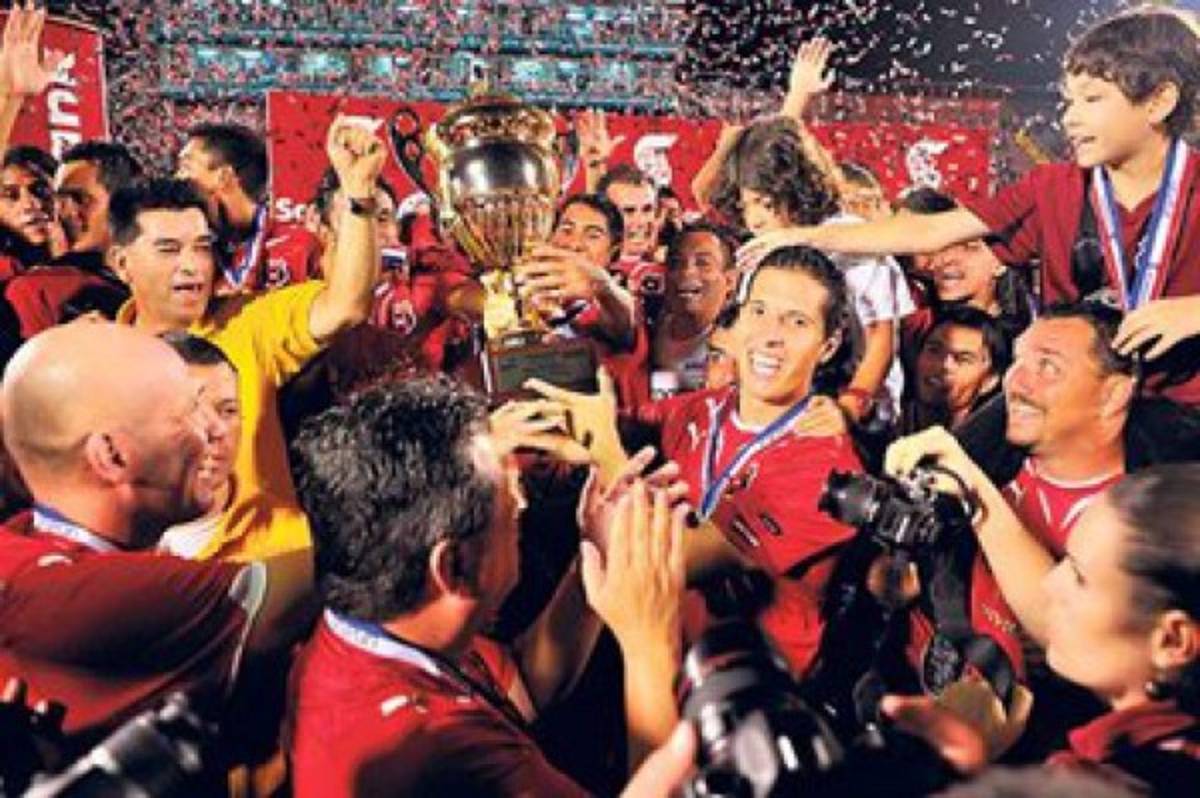 ¡Llegan a un grande! Así es Alajuelense, club al que llegará Rojas y Garrido