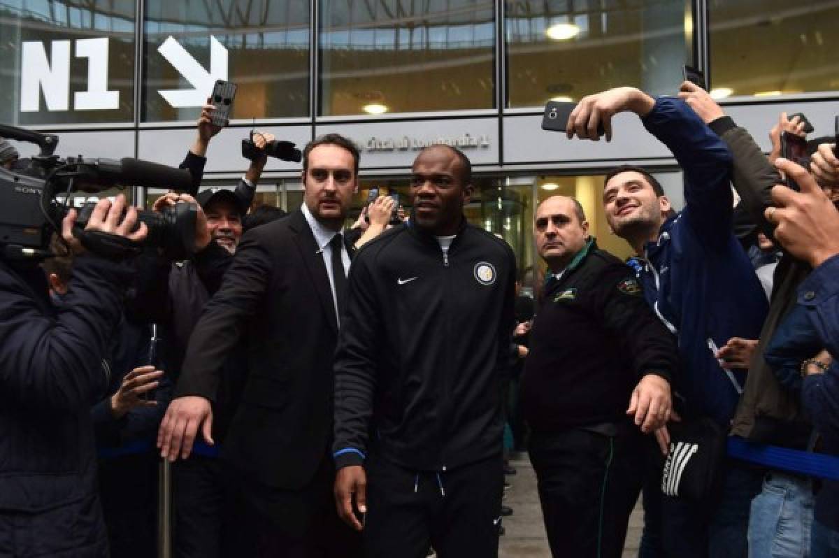 FOTOS: David Suazo se codea con exestrellas del Inter y Barcelona