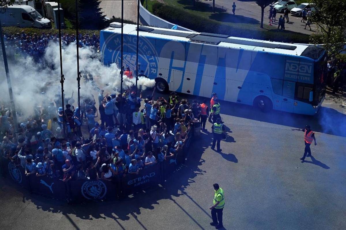 City campeón: Julián, de la mano con las hermanas de Haaland; brutal invasión y los 568 millones en la banca