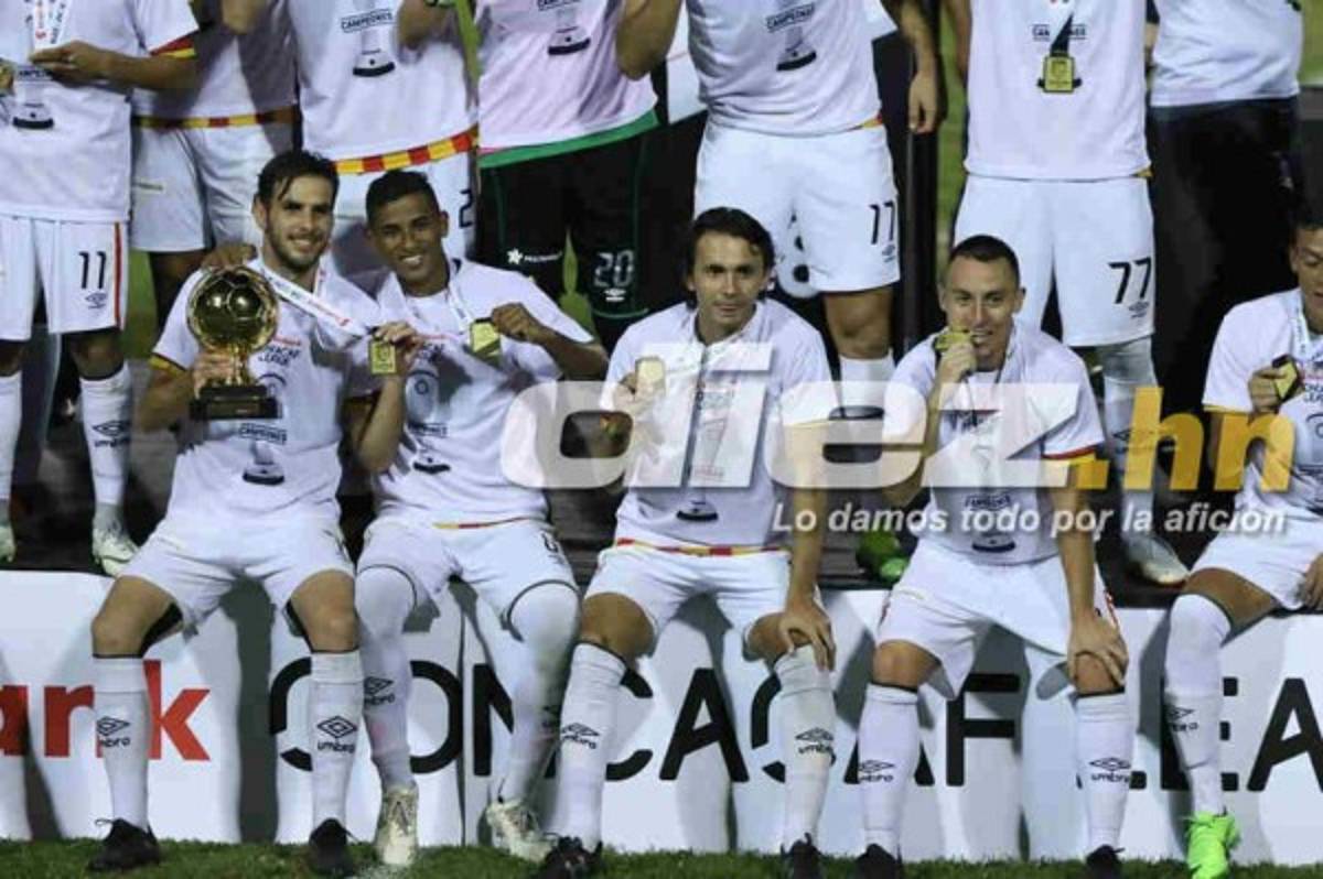 NO SE VIO EN TV: El drama de los jugadores de Motagua y la inolvidable pancarta en gradería