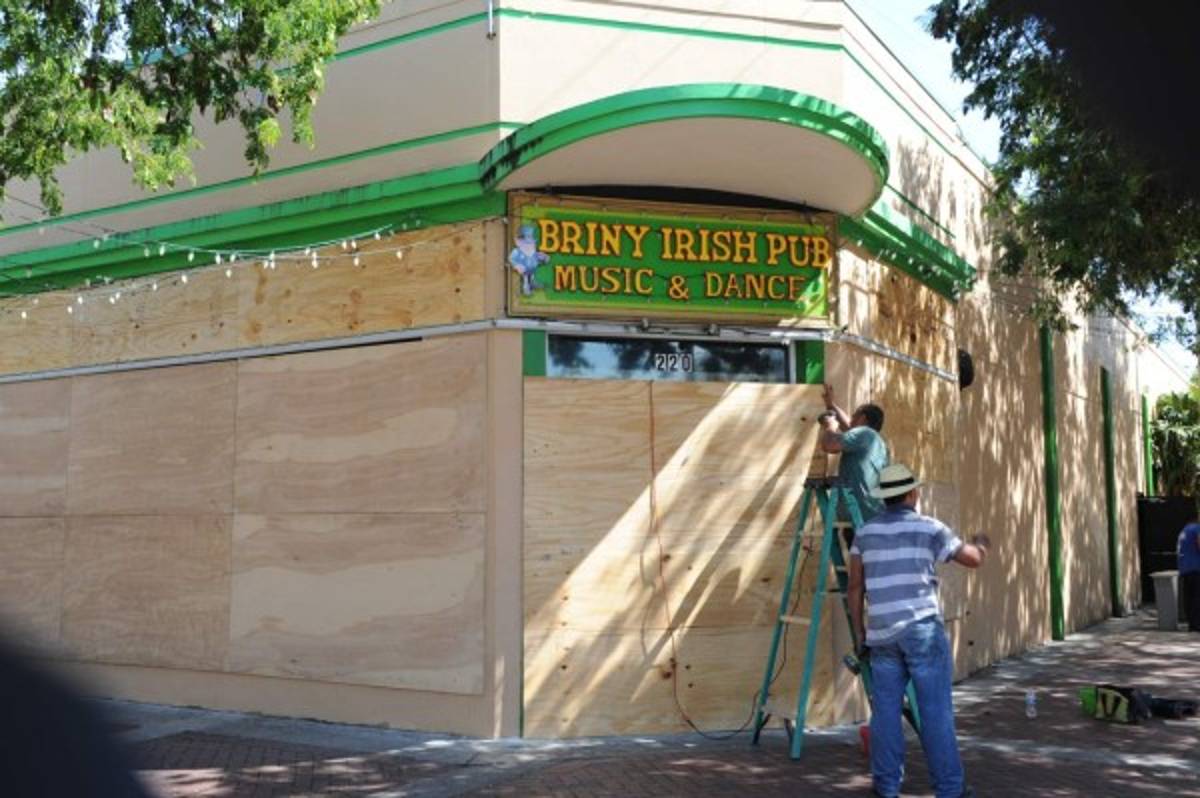 Éxodo masivo en la Florida por llegada del huracán Irma