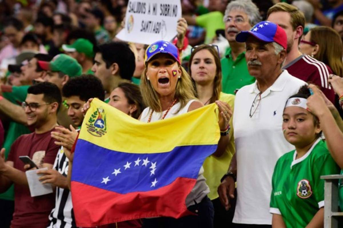 FOTOS: México y Venezuela ponen la belleza y colorido en las gradas