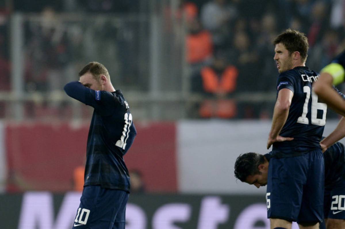 Olympiacos gana 2-0 y deja en coma al Manchester United