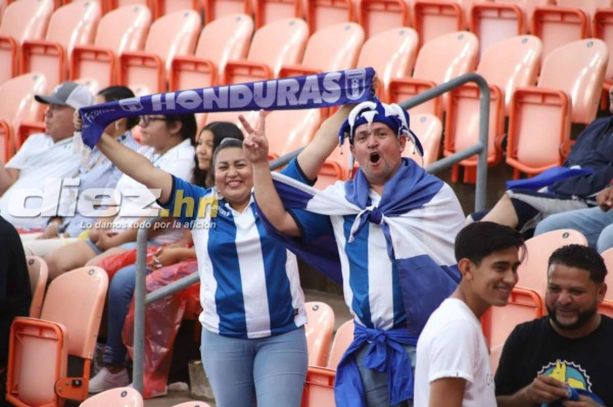 Hondureños ponen el ambiente en el BBVA Stadium de Houston: Bellezas y orgullosos de la H