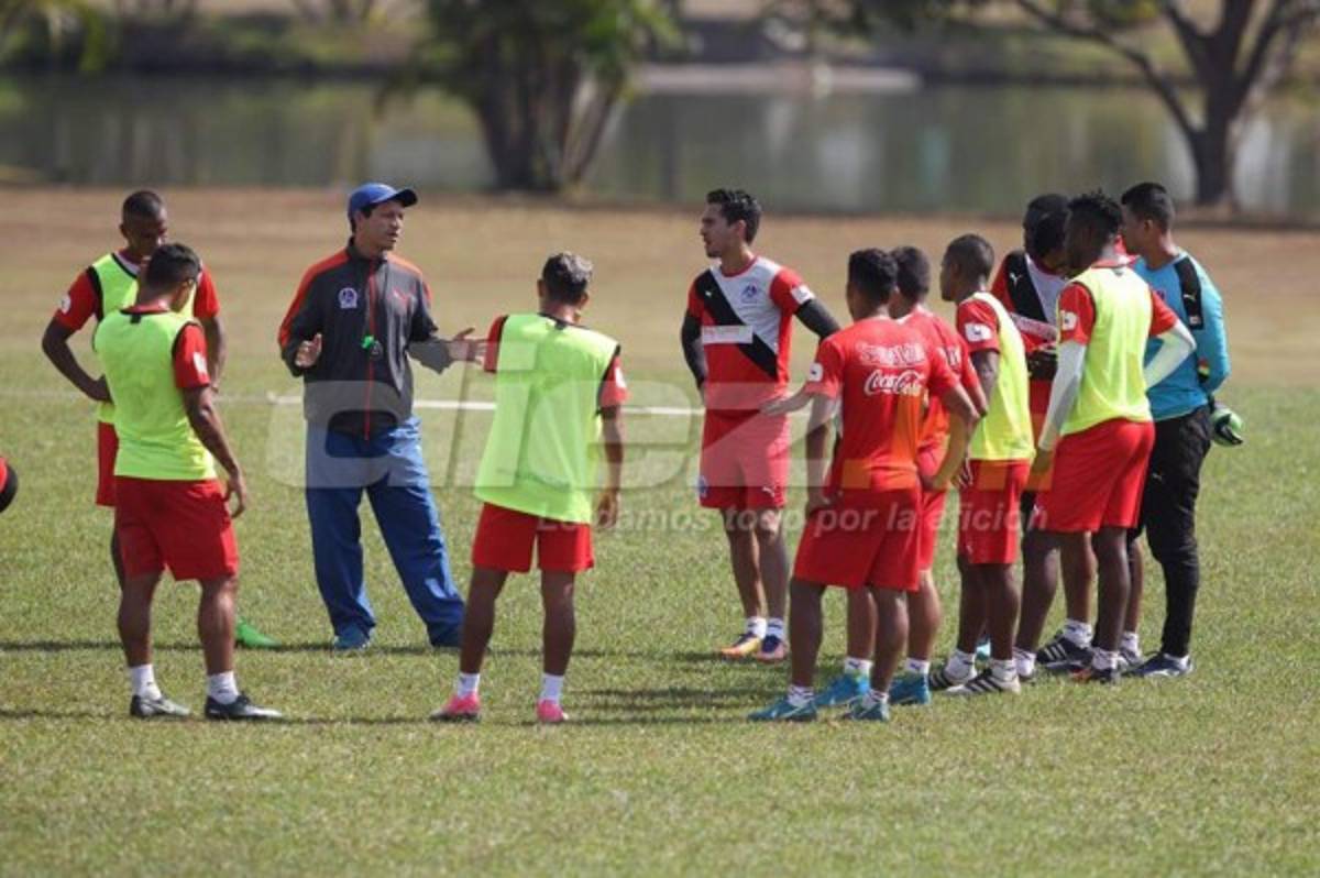 En fotos: El primer y extraño día de Olimpia sin Carlos Restrepo