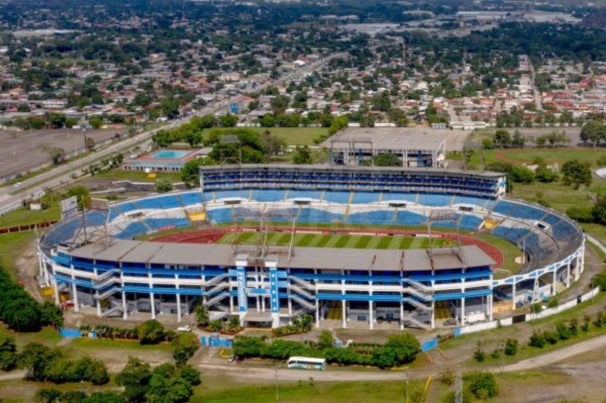 ¡Remueven la serpentina! Realizan labores de mantenimiento al Estadio Olímpico Metropolitano