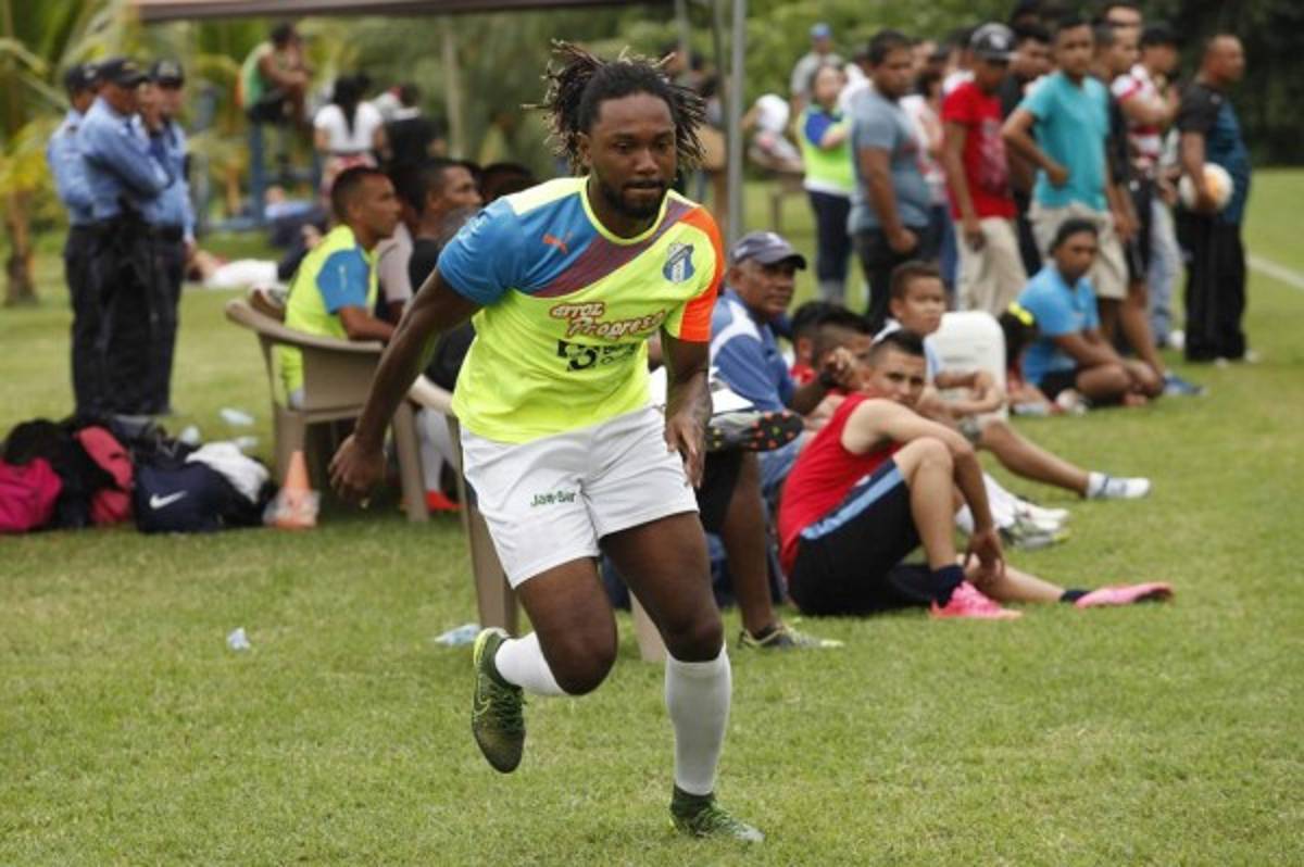 MERCADO: Robert Lima tuvo pláticas con Olimpia y cubano llega a Marathón