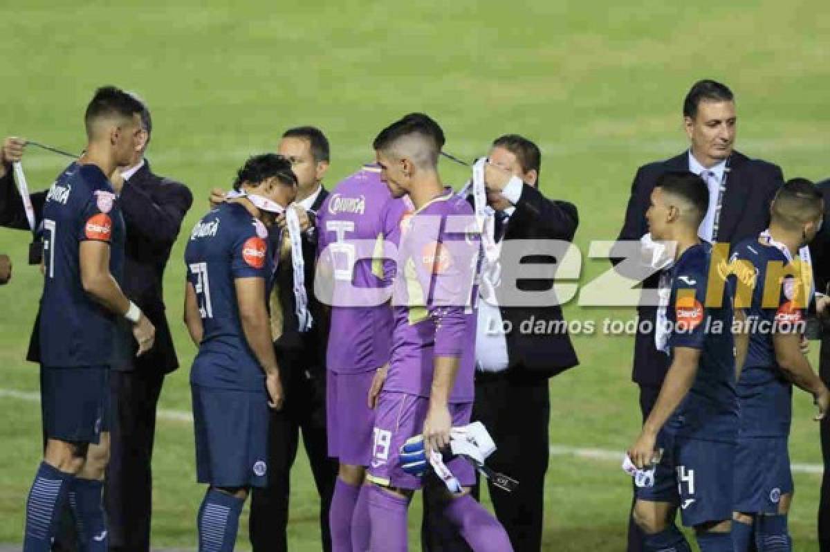 NO SE VIO EN TV: El drama de los jugadores de Motagua y la inolvidable pancarta en gradería