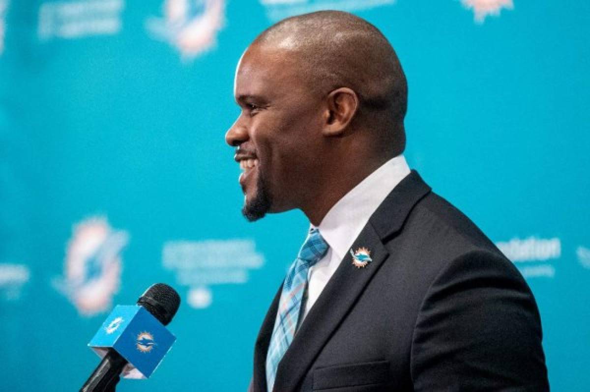 Fotos: Así fue presentado el hondureño Brian Flores como entrenador de Miami Dolphins