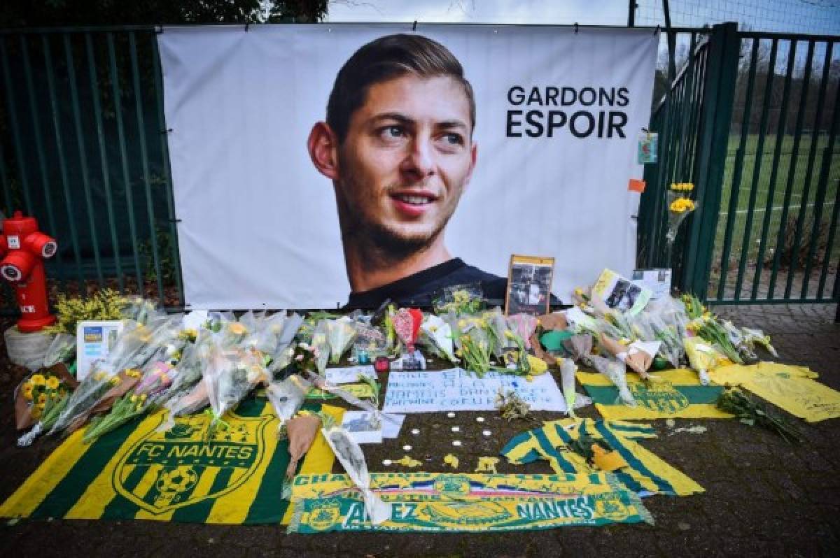 Fotos: Así fue llevado el presunto cuerpo de Emiliano Sala para ser identificado por forenses