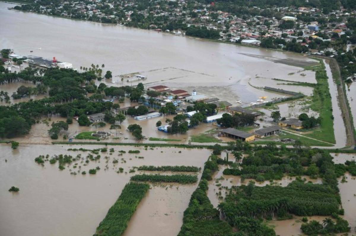 El Valle de Sula en Honduras, bajo el agua por Iota: Las apocalípticas fotografías aéreas