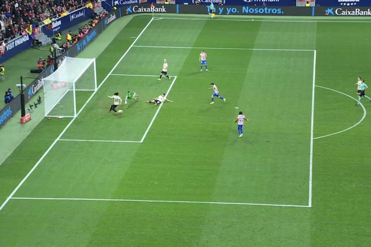 La traición de Hansi Flick, le celebró en la cara al Barcelona y la polémica arbitral en la paliza del Atlético en Copa del Rey