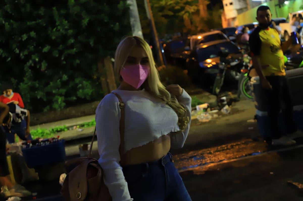 Tremendo show de entretiempo y duelo de bellezas: lo que dejó la final de Real España ante Olimpia en el Morazán