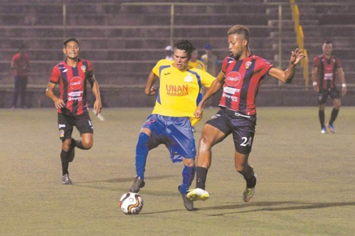 RUMORES Y FICHAJES: ¡Blas Pérez llegaría a Honduras y Costa Rica seguirá exportando!