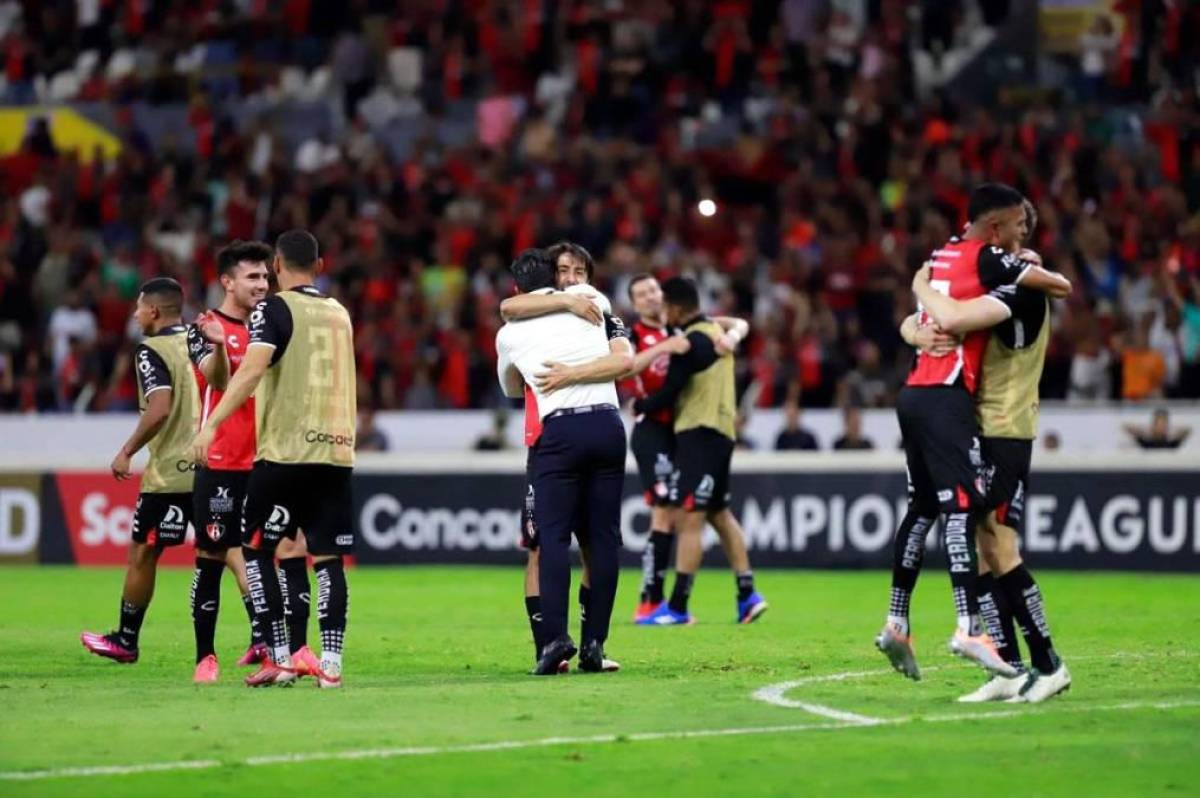 Los gestos de amargura de Troglio, la tristeza de Olimpia y el que festejó a lo Messi en la remontada del Atlas