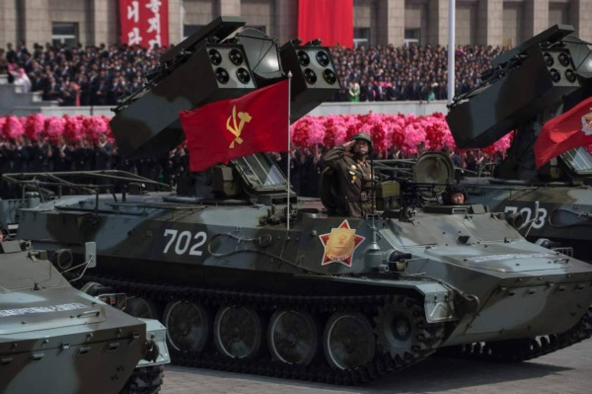 Unidentified Korean People's Army (KPA) mobile missile launchers are displayed during a military parade marking the 105th anniversary of the birth of late North Korean leader Kim Il-Sung, in Pyongyang on April 15, 2017. / AFP PHOTO / Ed JONES / AFP PHOTO / ED JONES