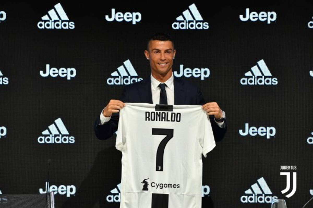 EQUIPAZO: Cristiano, tres Campeones del Mundo y con Dybala ¡el nuevo Juventus!