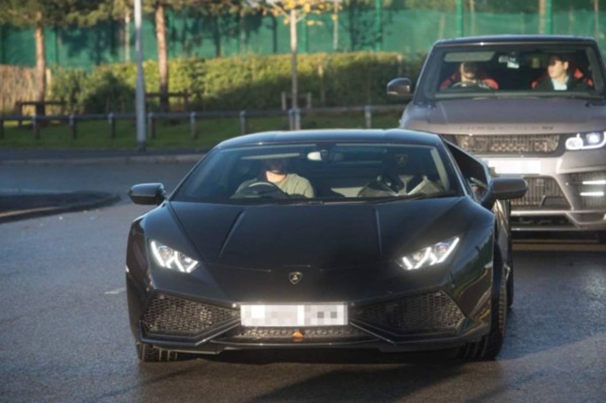 ¡Impresionante! La lujosa colección de autos que tiene el Kun Aguero jugador del Manchester City