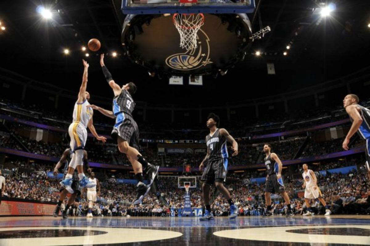 Stephen Curry establece una nueva marca en la NBA