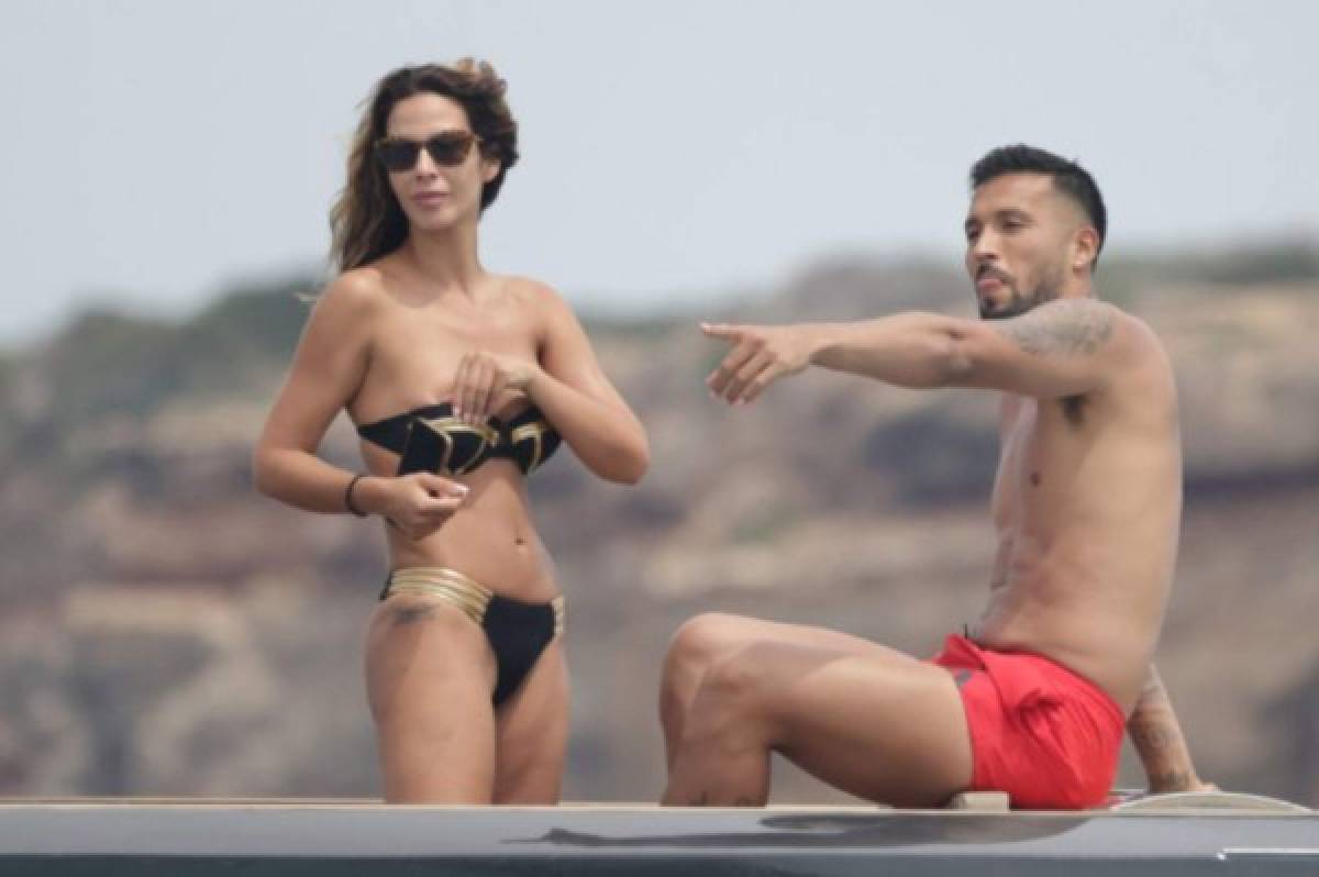 Fotos: exjugador del Real Madrid pasa increíbles vacaciones con su hermosa esposa en Ibiza