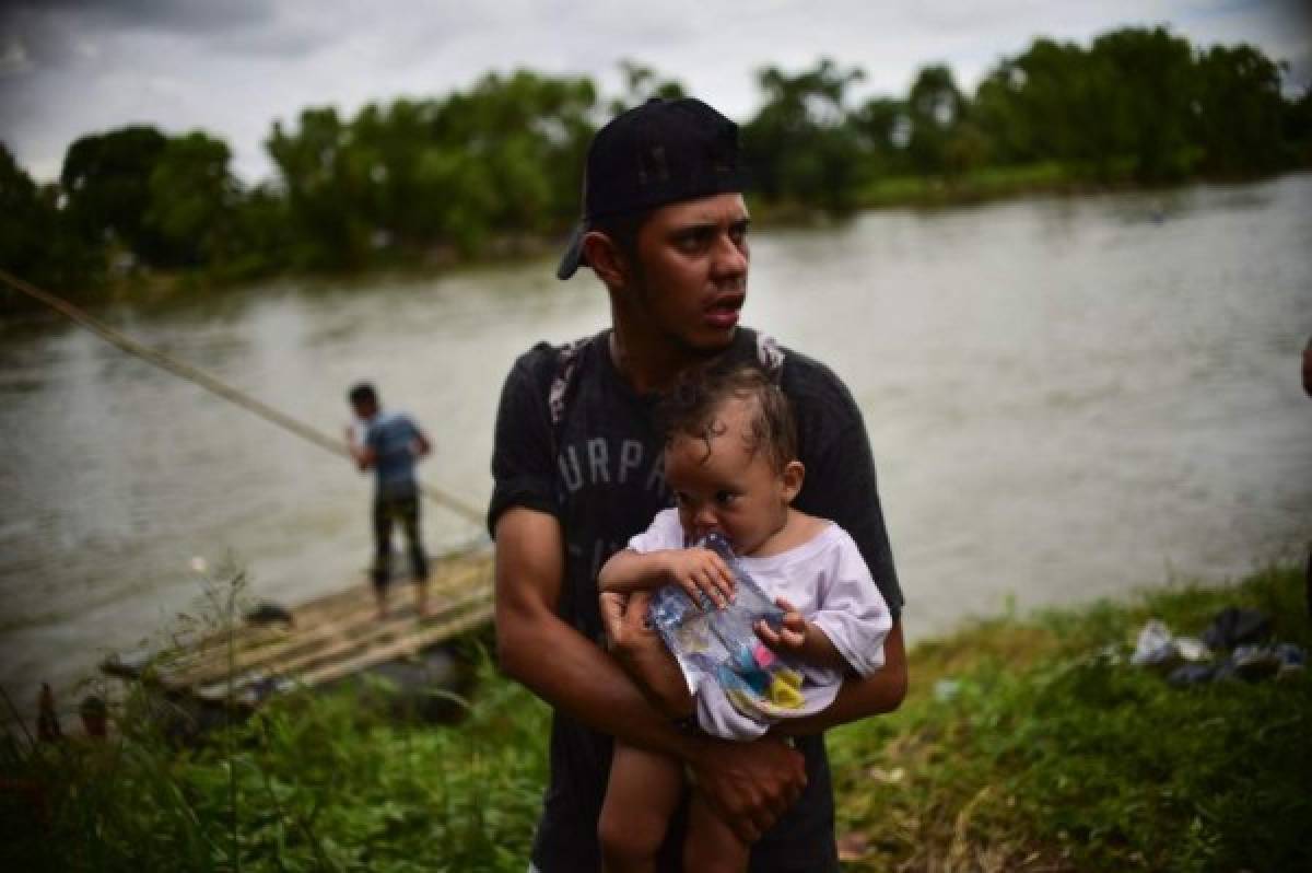 FOTOS: Sufrimiento y cansancio, así va la caravana de migrantes de hondureños